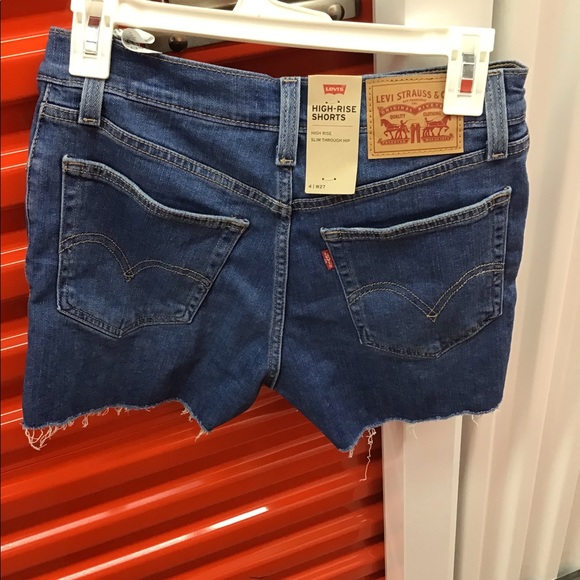 Levi’s High Rise Shorts - Picture 2 of 2